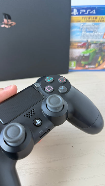 PS4 PRO 1 TB + 3 IGRE