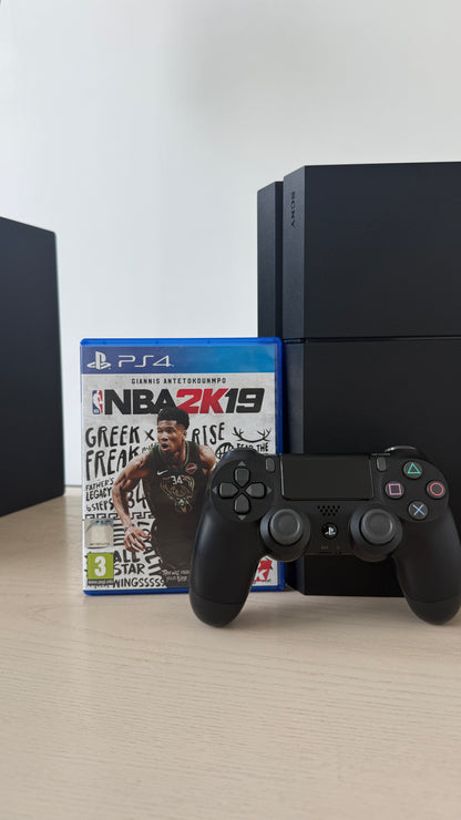 PS4 500 GB + 3 IGRE