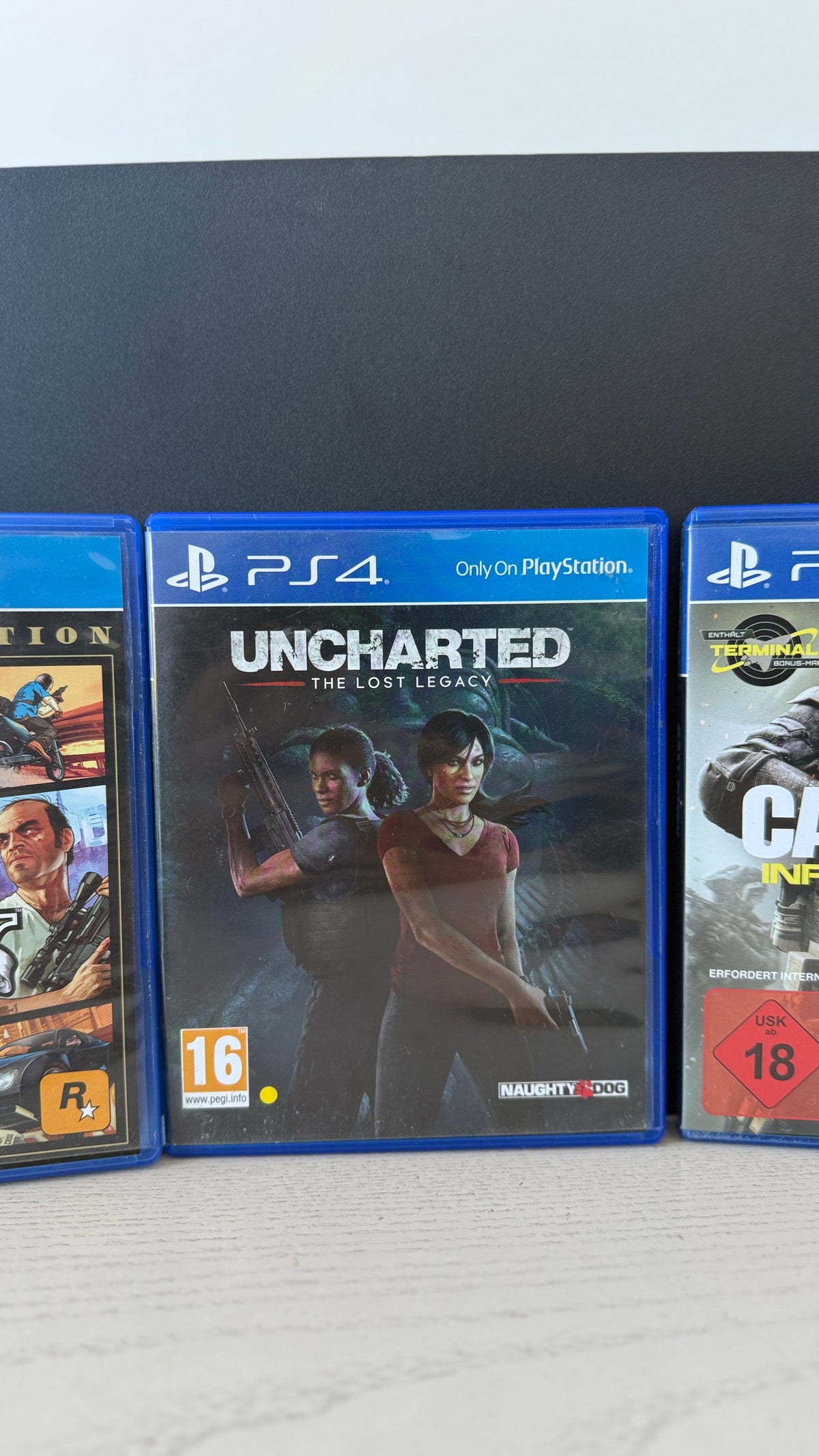 PS4 SLIM 500GB + 3 IGRE + KONTROLER