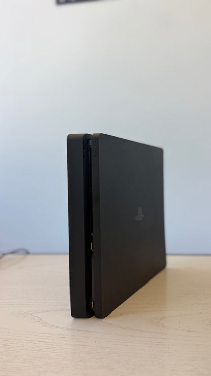 PS4 SLIM 500GB + 3 IGRE + KONTROLER