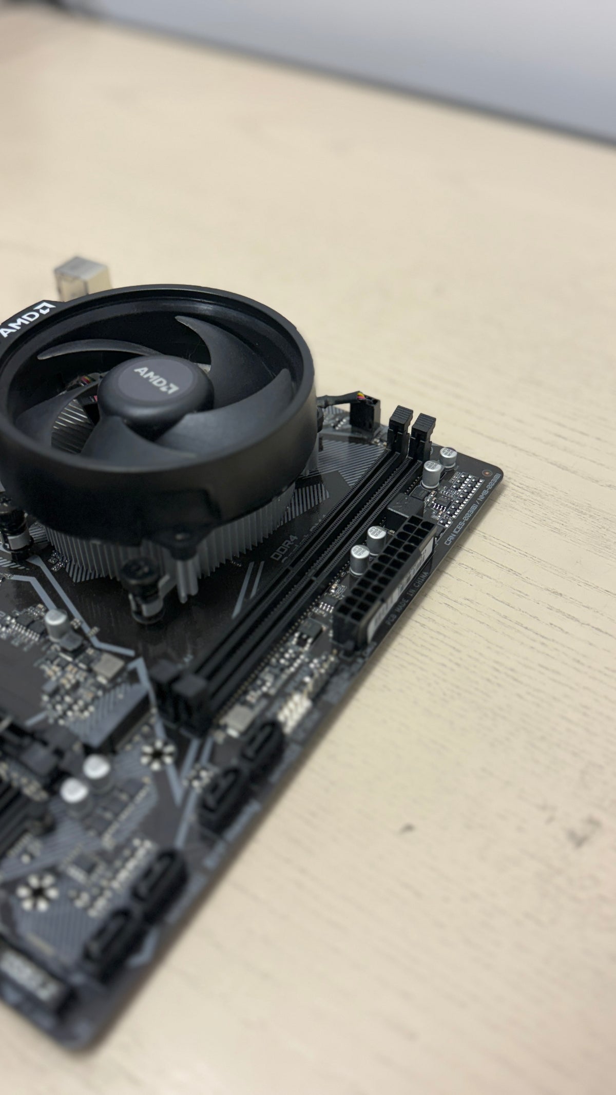 A520M K -V2 + Ryzen 5 5600G + Hladilnik za CPU