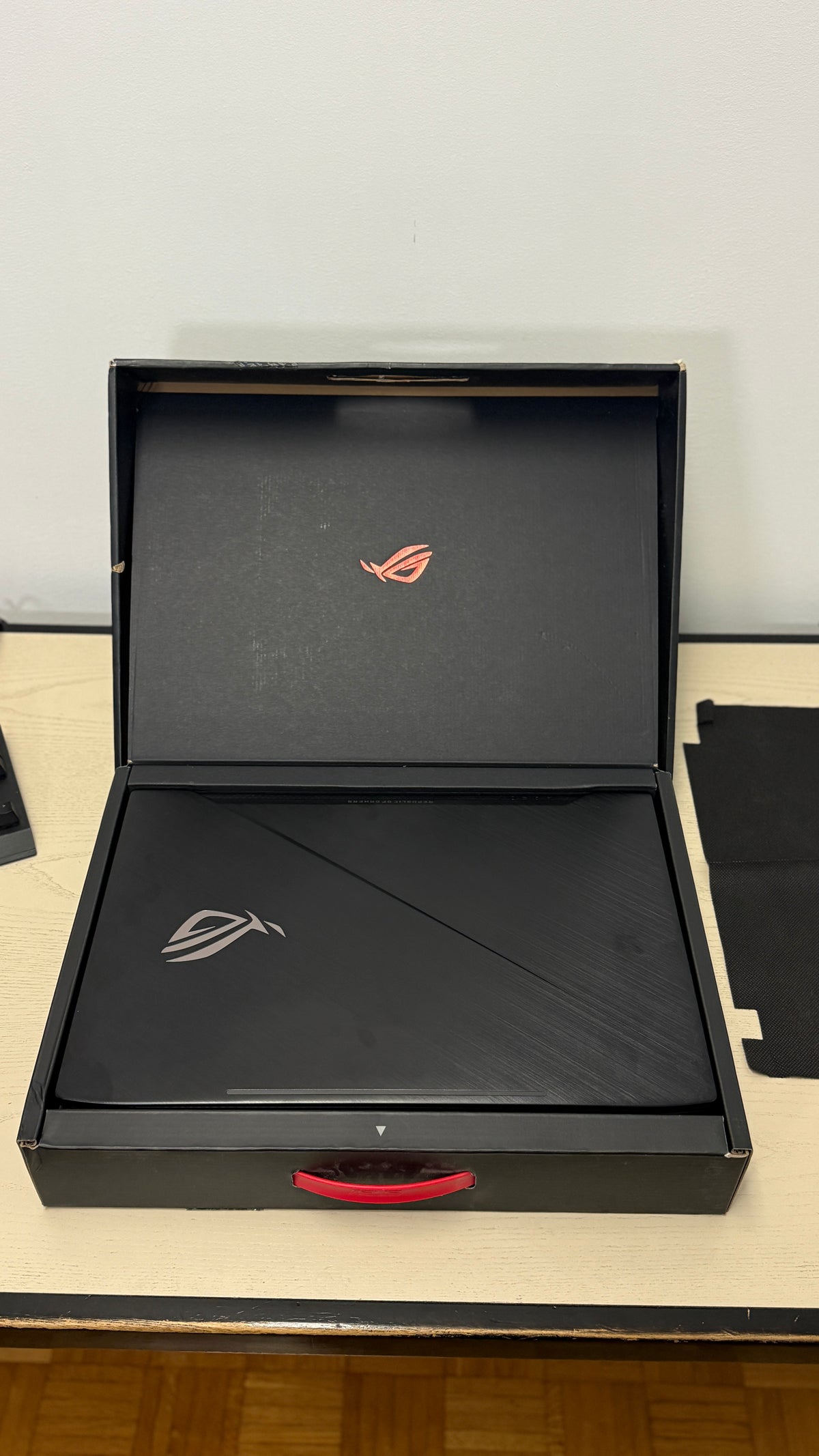 ASUS ROG Strix GL703V Gaming Prenosnik