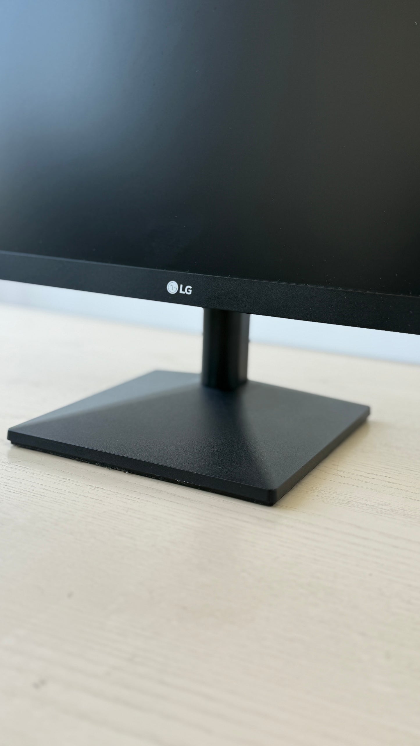 LG 23.8" FHD IPS MONITOR